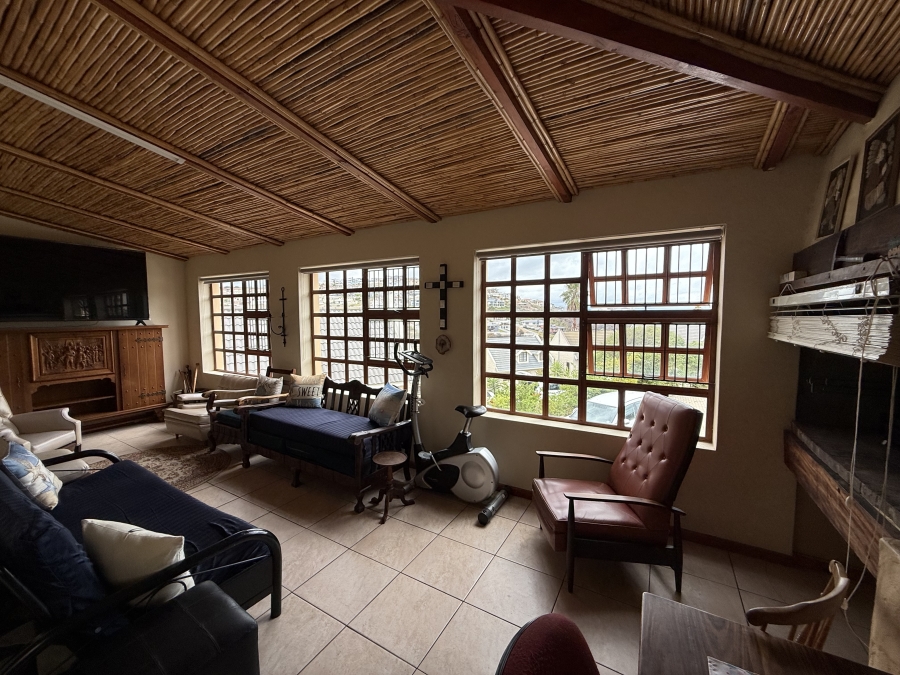 4 Bedroom Property for Sale in Vakansieplaas Western Cape